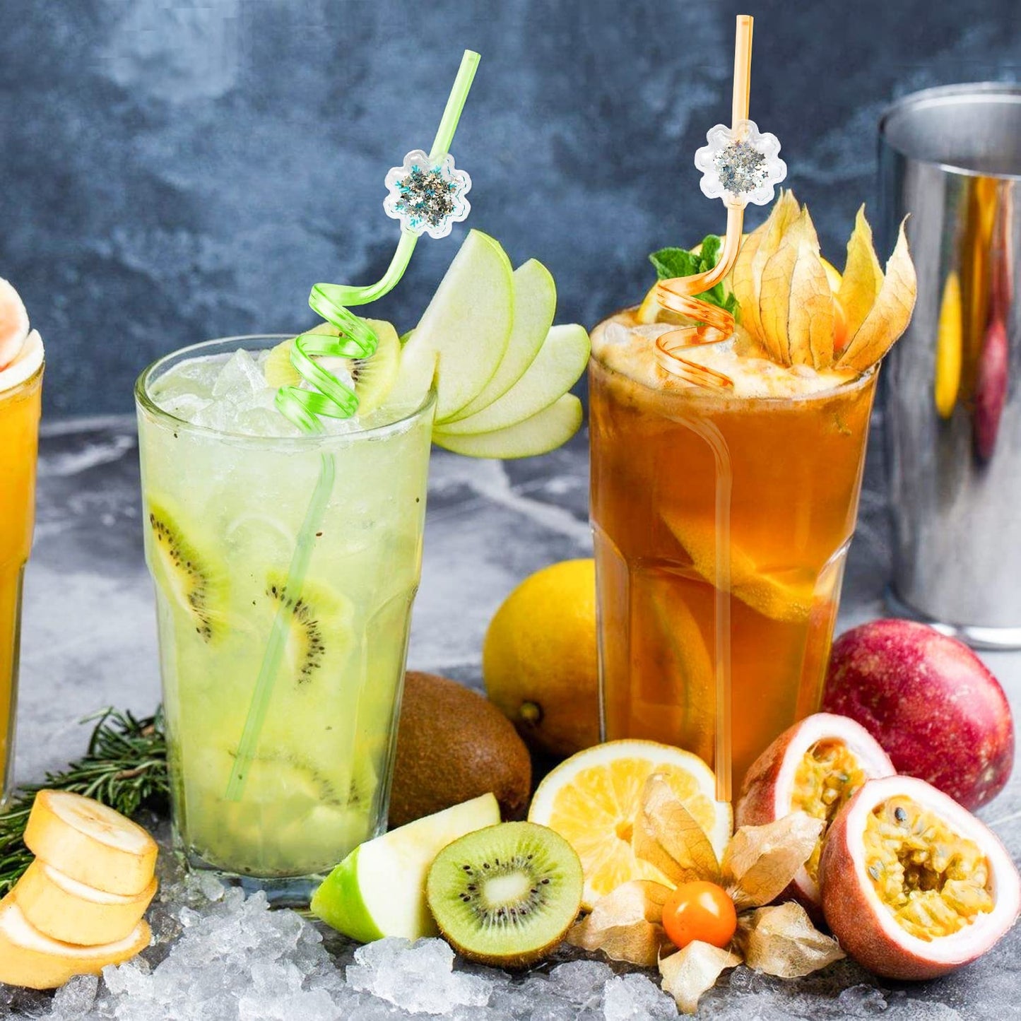 BkeeCten 24PCS Christmas Party Favors Xams Drinking Straws Snowflakes Plastic Reusable Straw with 2 PCS Cleaning Brushes Xmas Gifts for Kids Winter Holiday Birthday Classroom Party Decoration Supplies