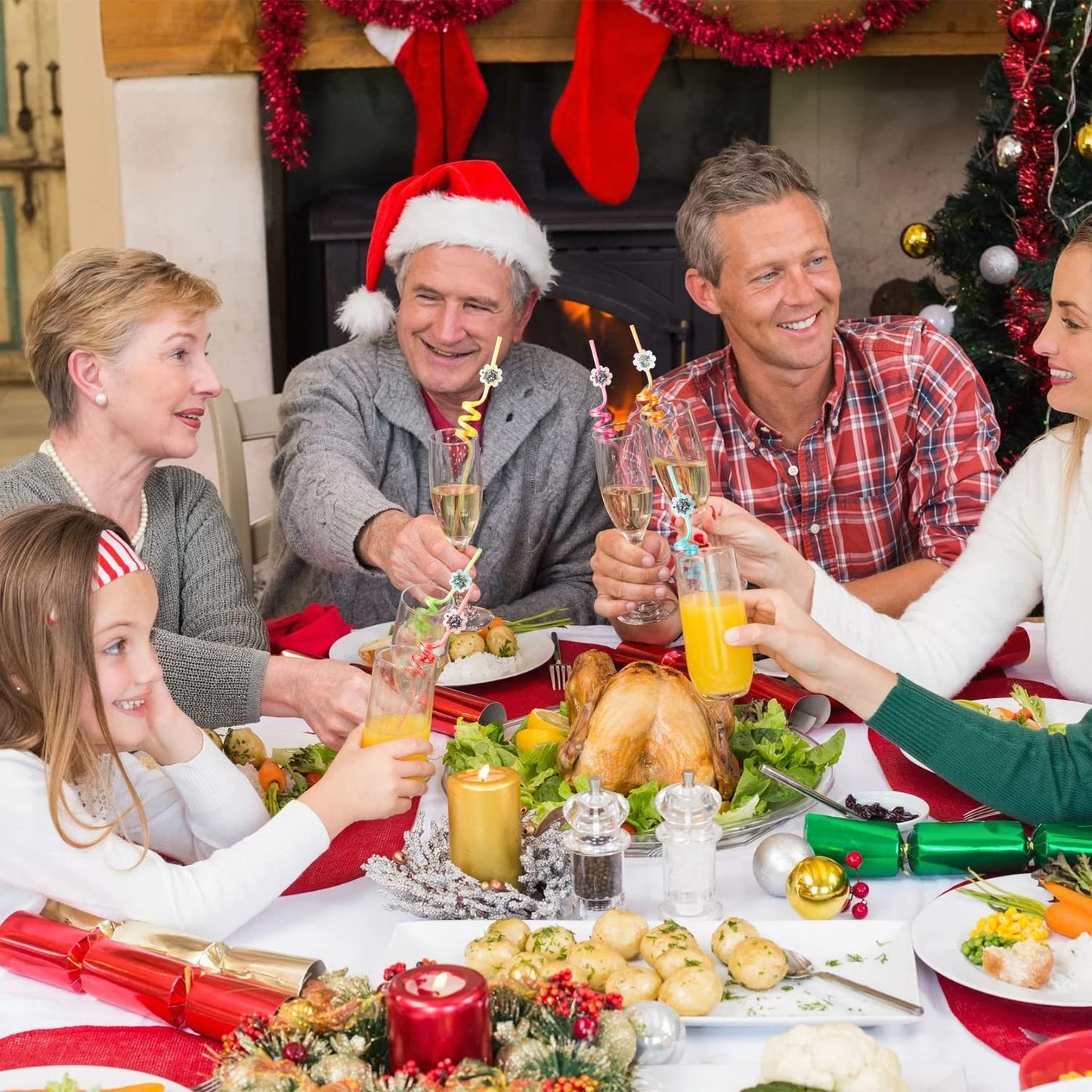 BkeeCten 24PCS Christmas Party Favors Xams Drinking Straws Snowflakes Plastic Reusable Straw with 2 PCS Cleaning Brushes Xmas Gifts for Kids Winter Holiday Birthday Classroom Party Decoration Supplies